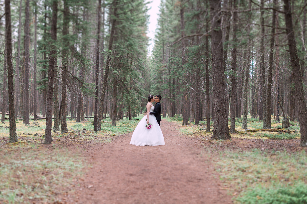 Banff and Moraine Lake Wedding, Calgary Wedding Photographer, Calgary Wedding Photographers, Alberta Photographers, banff wedding photographers