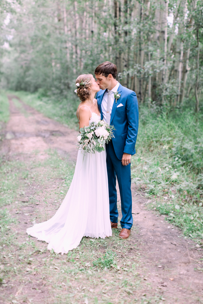 first look tips for wedding photographers, calgary wedding photographers nicole sarah, first look photo, bride and groom first look, 