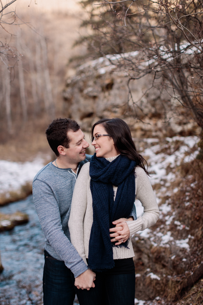 calgary-wedding-photographer-winter-engagement-10