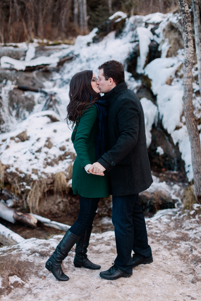 calgary-wedding-photographer-winter-engagement-18
