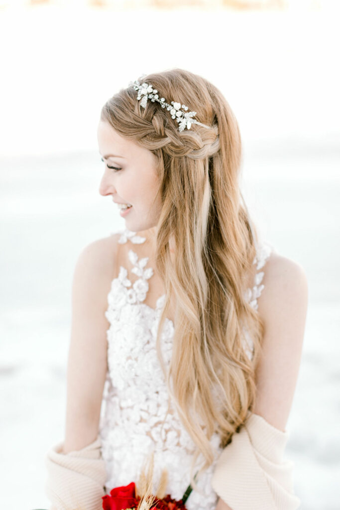 winter bride, bridal hair ideas, white wedding, snowy wedding, bridal hairpiece
