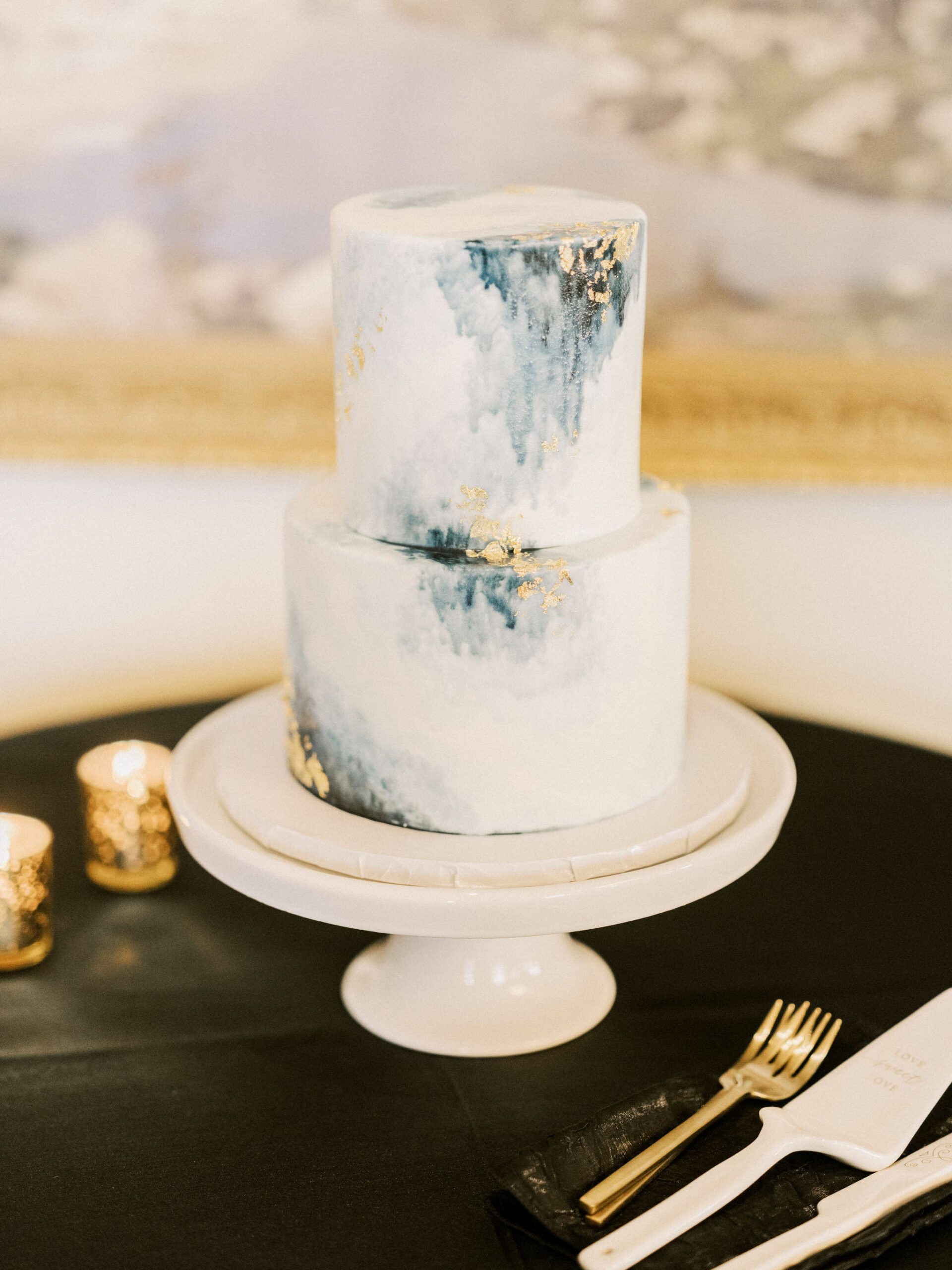 white wedding cake, marble blue wedding cake, white marble wedding cake gold, handpainted wedding cake, gold black white wedding cake, pretty sweet cakes