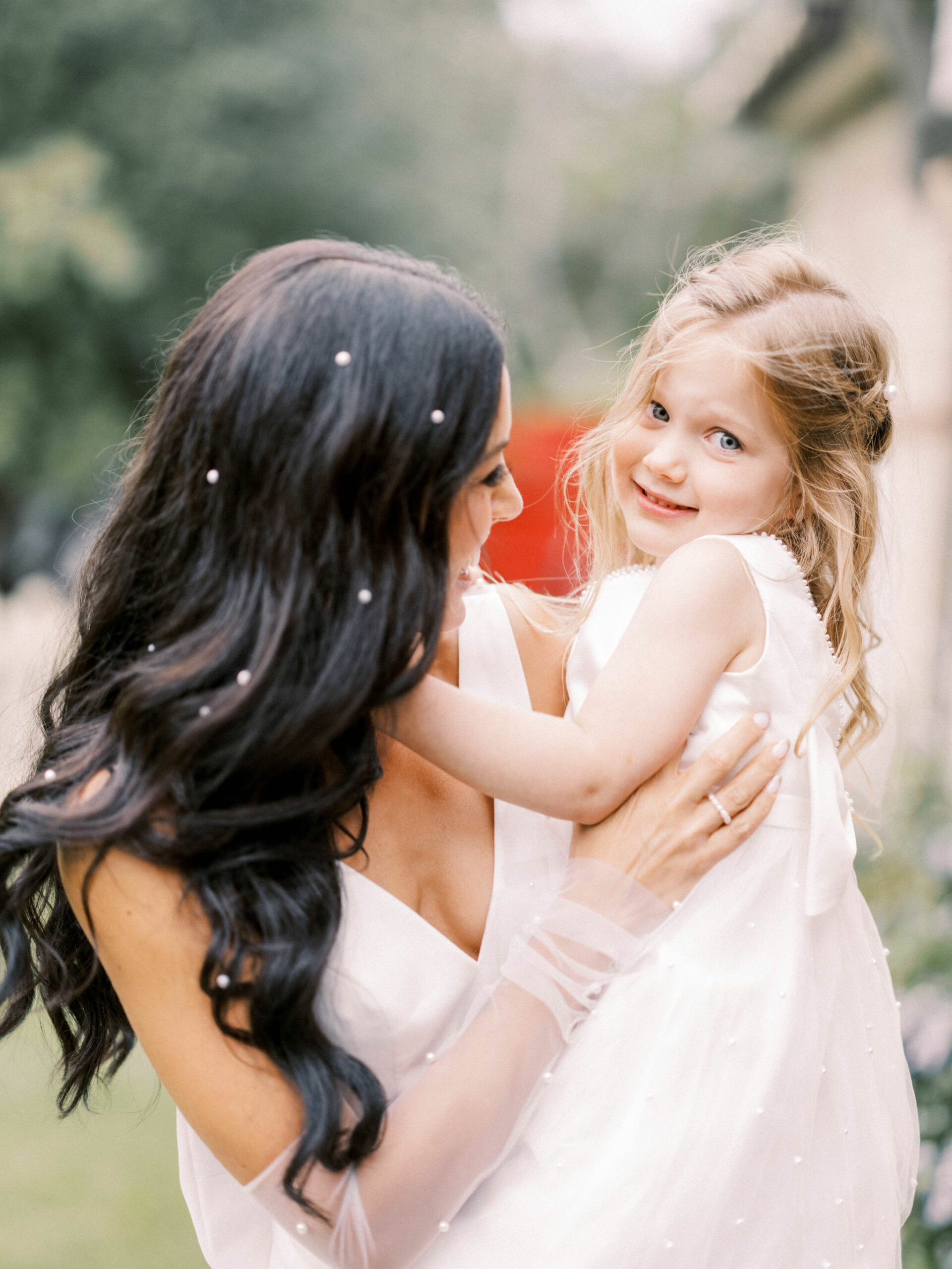 How to manage having kids at your wedding