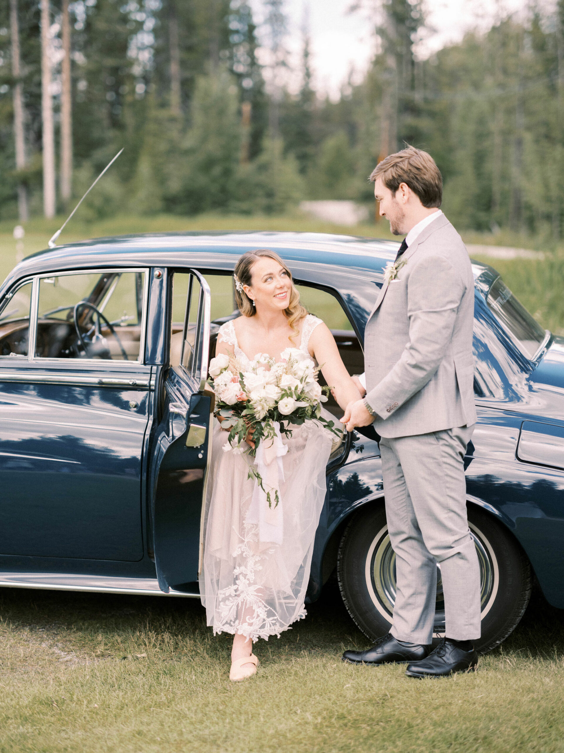 Tips for authentically candid wedding photography, wedding photos, rolls royce wedding, green rolls royce,
