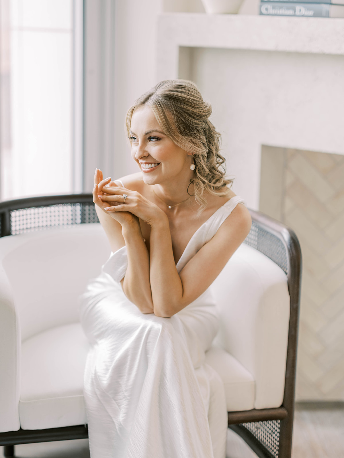 How to find the perfect wedding dress Calgary Wedding Photographers, blush and raven, nicole sarah, wedding dress shopping, bridal gown tips, wedding dress tips