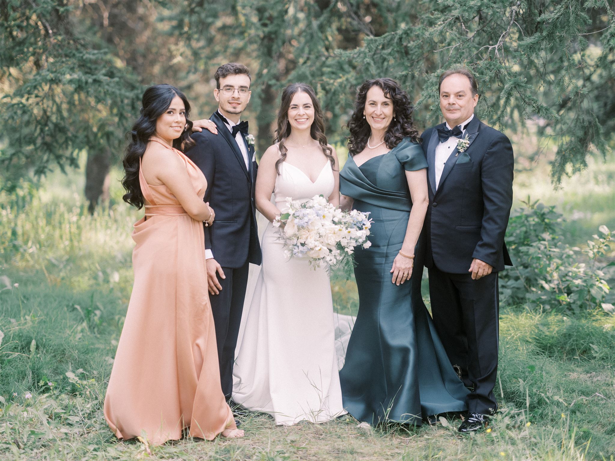 Tips for efficient family wedding portraits, wedding family photos, calgary family photographer