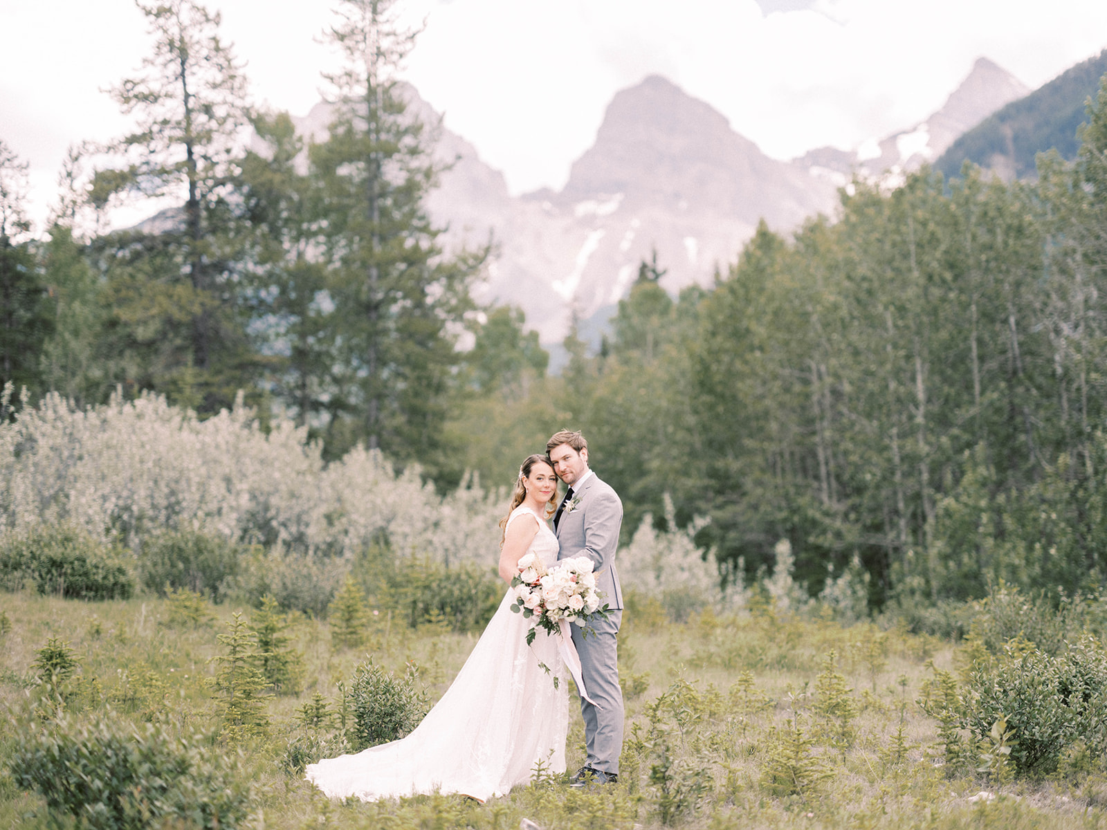 Canmore wedding photographer, silvertip wedding, mountain canmore portraits, canmore wedding photos