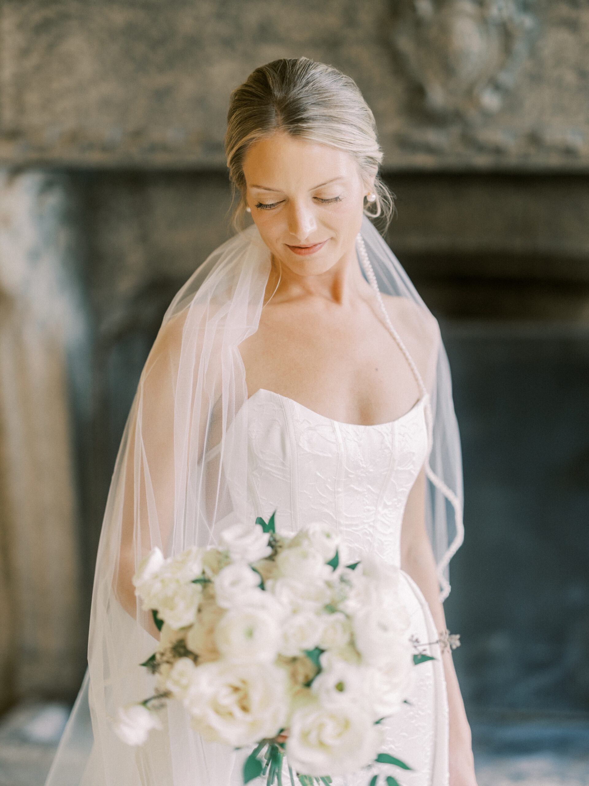 fairmont banff springs wedding, luxury wedding, destination wedding photographer nicole sarah, ralph lauren polo bar wedding, winter wedding, mountain wedding, rocky mountain weddings