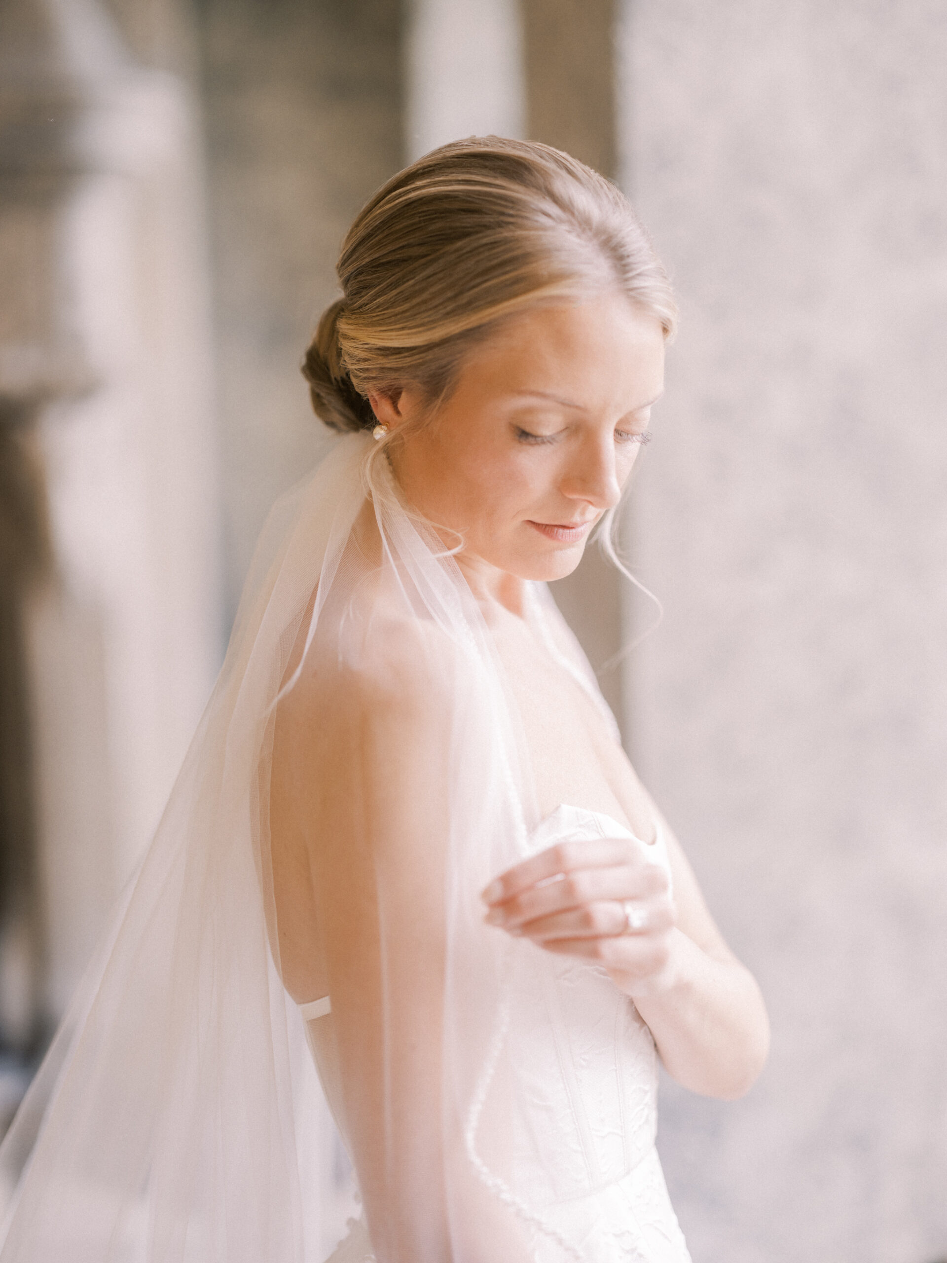 bride portrait veil, fairmont banff springs wedding, luxury wedding, destination wedding photographer nicole sarah, ralph lauren polo bar wedding, winter wedding, mountain wedding, rocky mountain weddings