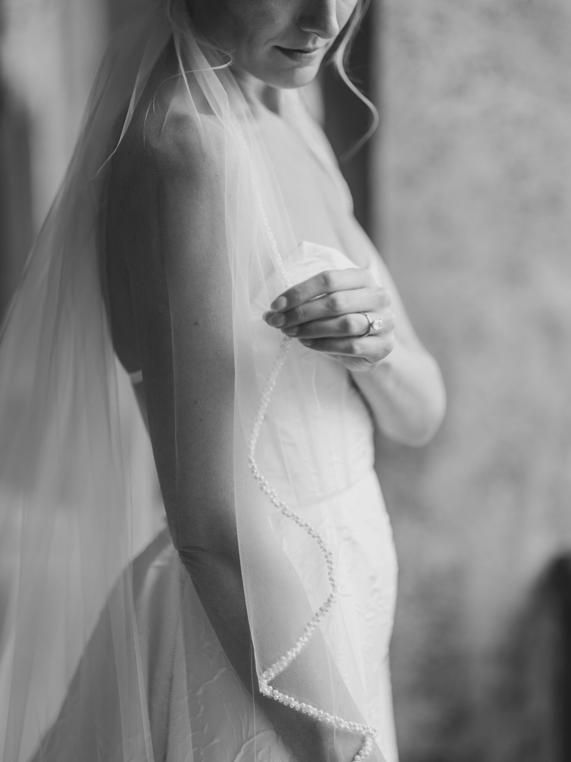 bride portrait veil, fairmont banff springs wedding, luxury wedding, destination wedding photographer nicole sarah, ralph lauren polo bar wedding, winter wedding, mountain wedding, rocky mountain weddings