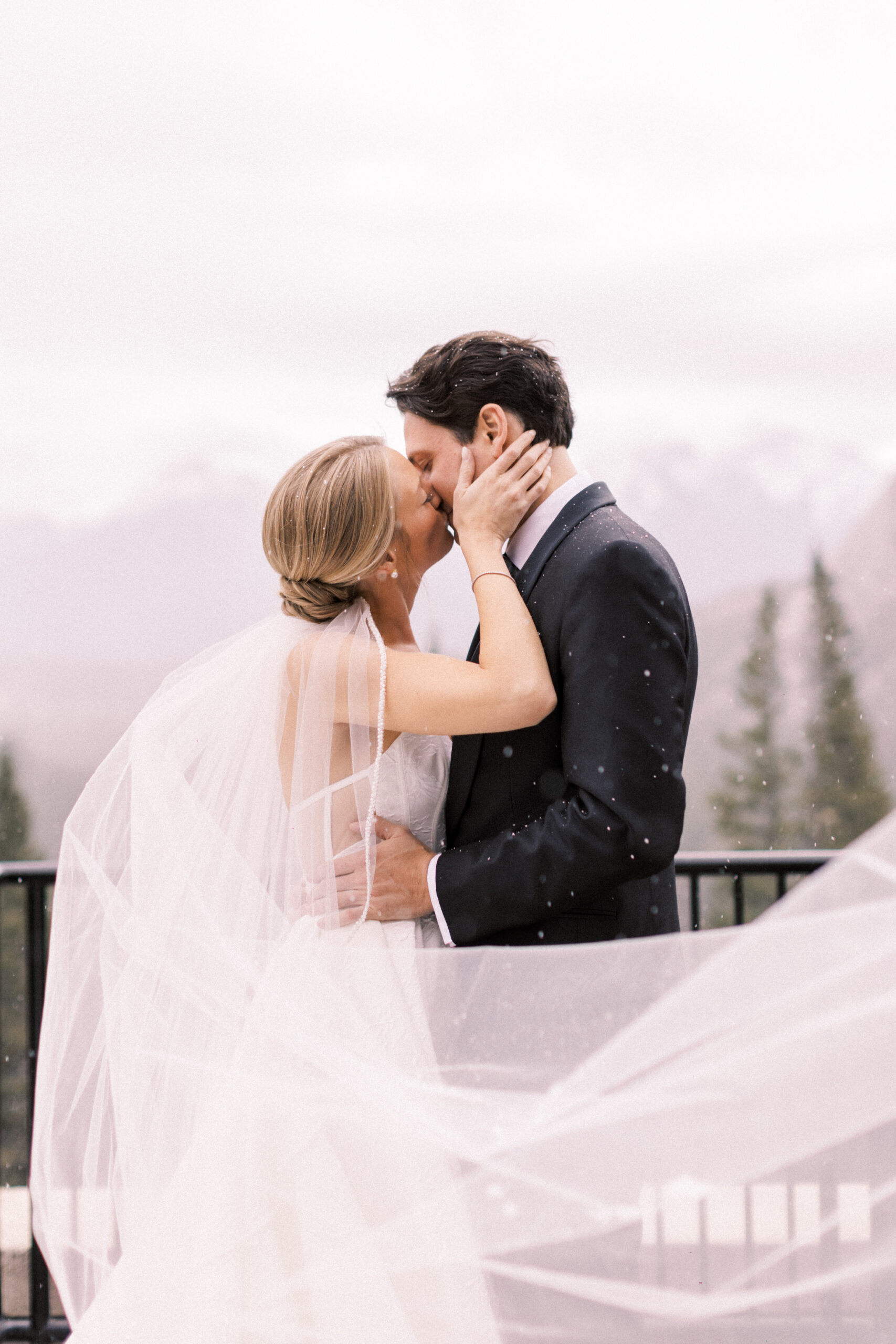 fairmont banff springs wedding, luxury wedding, destination wedding photographer nicole sarah, ralph lauren polo bar wedding, winter wedding, mountain wedding, rocky mountain weddings