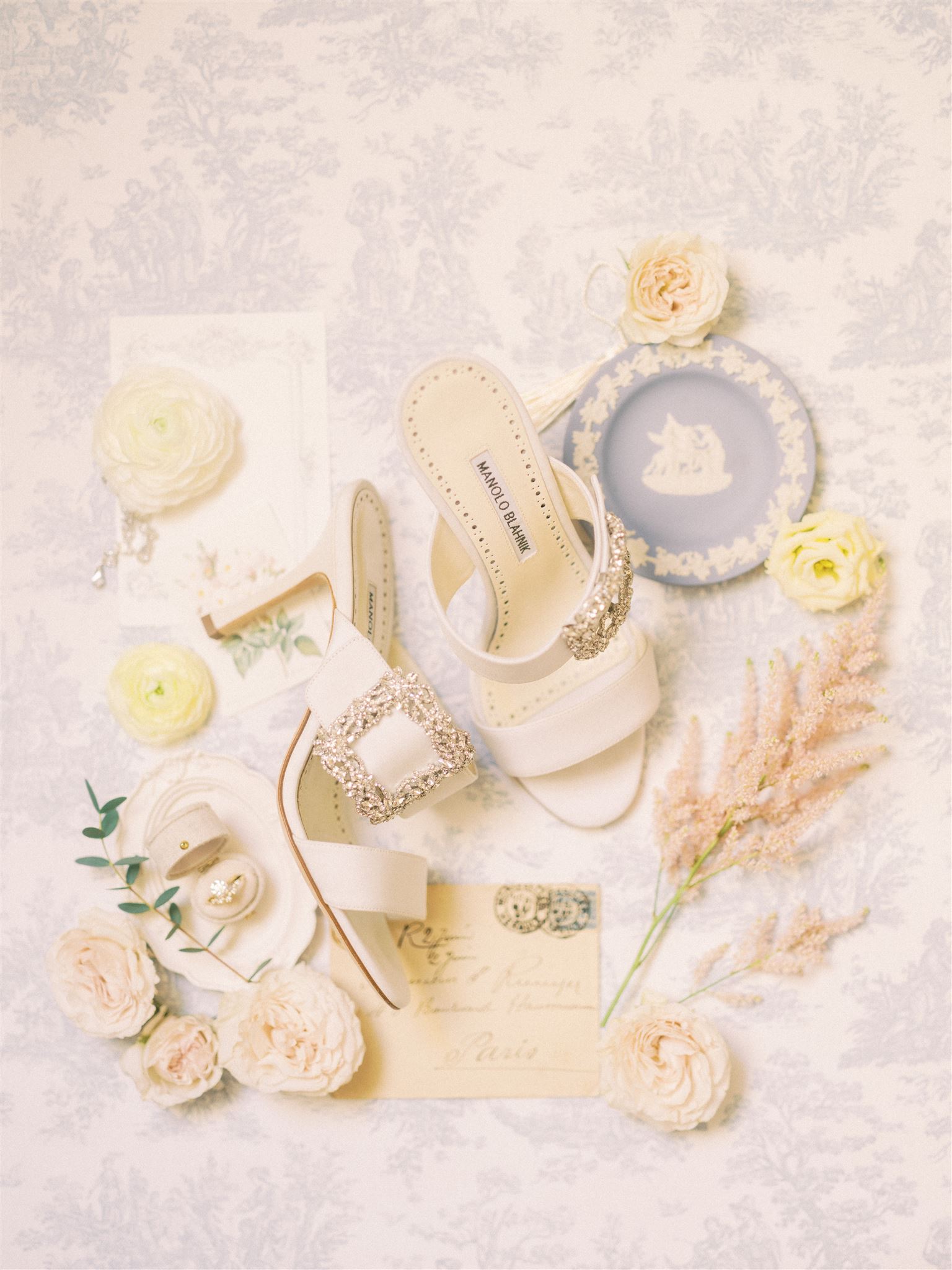 Summer wedding at Fairmont Palliser Calgary, bride getting ready, detail photos, cream flat lay, flat lay photos, palliser wedding, summer wedding photos, nicole sarah, luxury wedding photographer, destination wedding photographer, alberta wedding photography