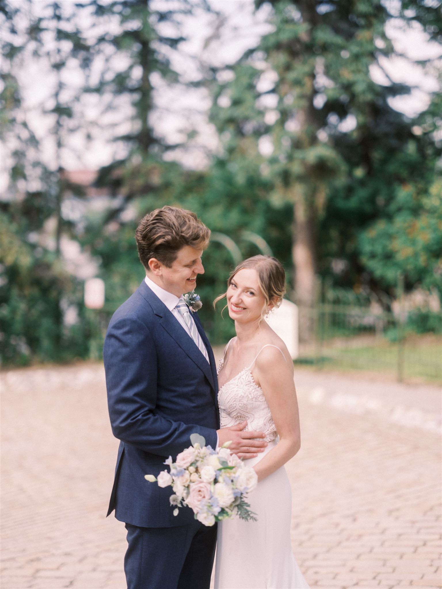 Reader Rock Garden Calgary Elopement, sunset wedding film, lush greenery wedding, elopement photography, calgary elopement photographer, nicole sarah, romantic elopement photos, elopement guide alberta, 